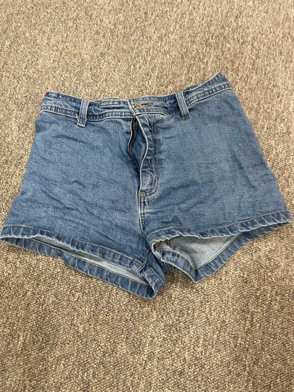 Women's High-Rise Sailor Denim Shorts - Universal Thread™ Medium Wash Size 2 - Picture 2 of 4